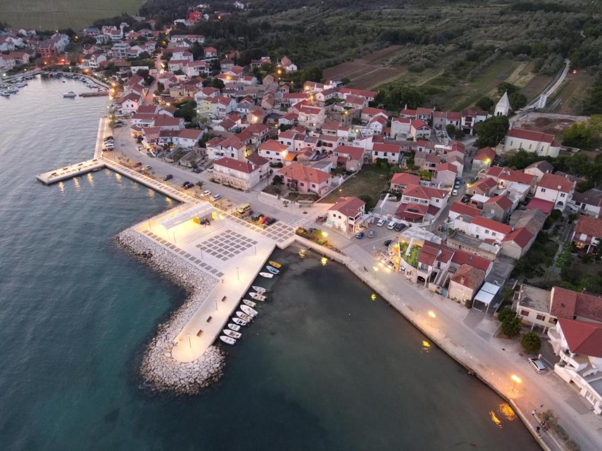 Centar * Petrcane