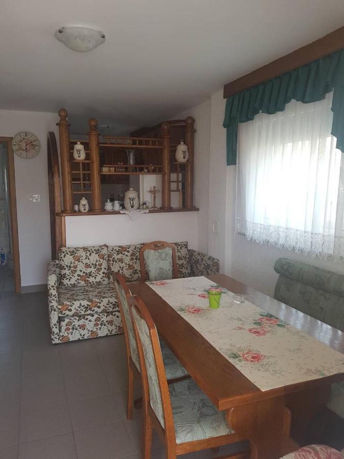 Apartment Petrcane Apartment *